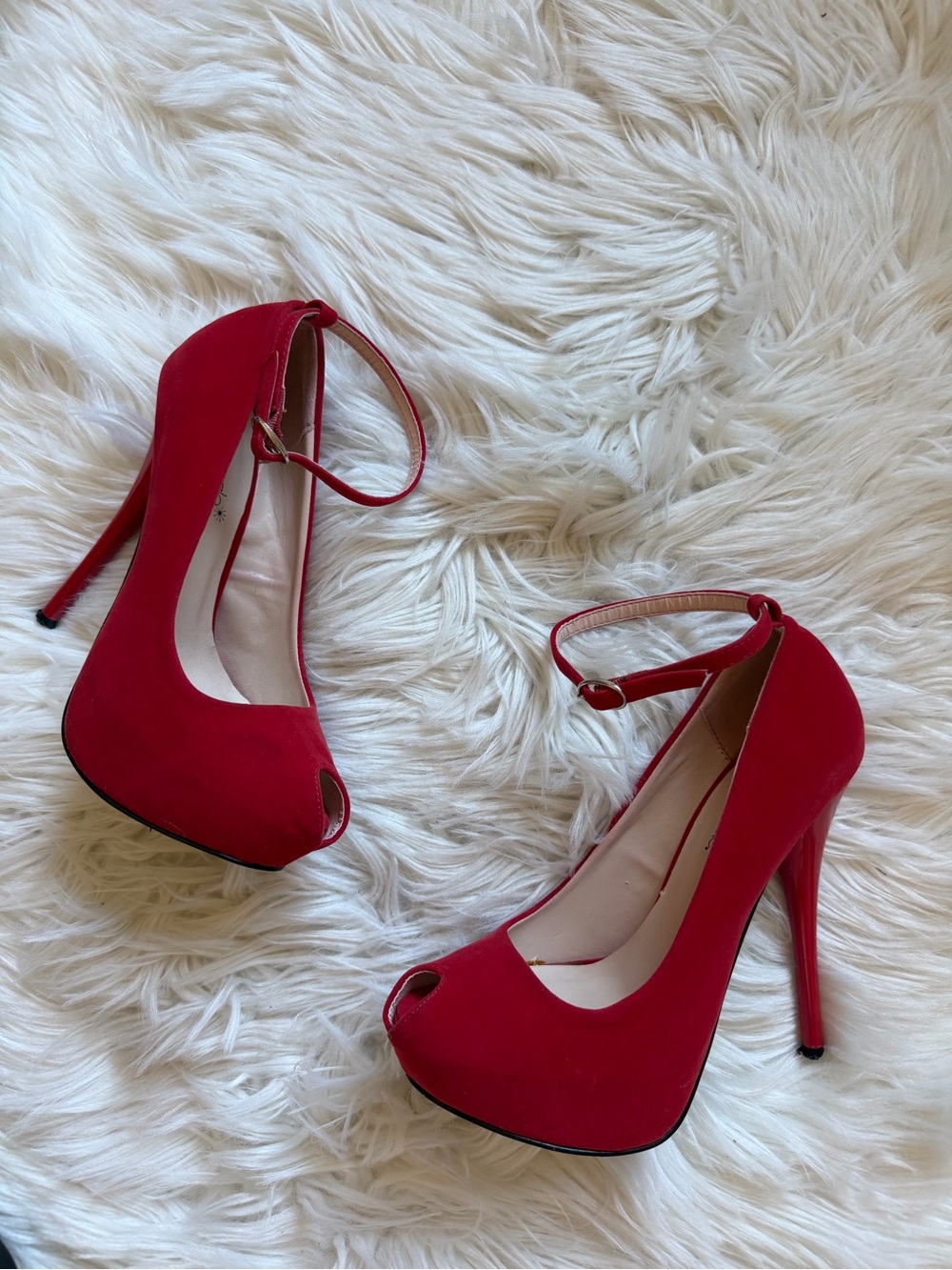 Shoe Dazzle Arya peeptoe pumps